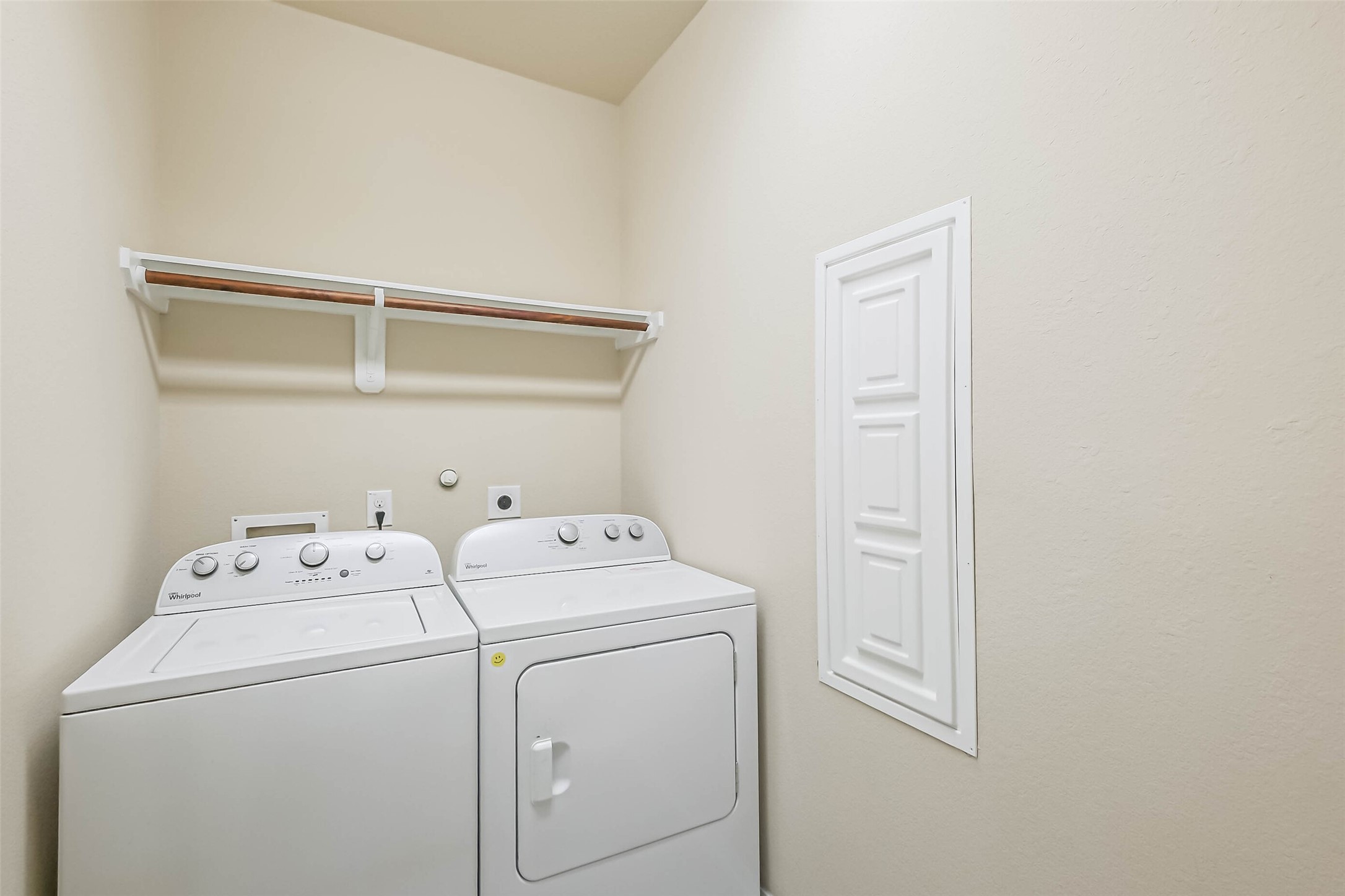 10103 Blue Point Juniper Drive Houston, TX 77075 - Photo 27 of 28 Laundry Room