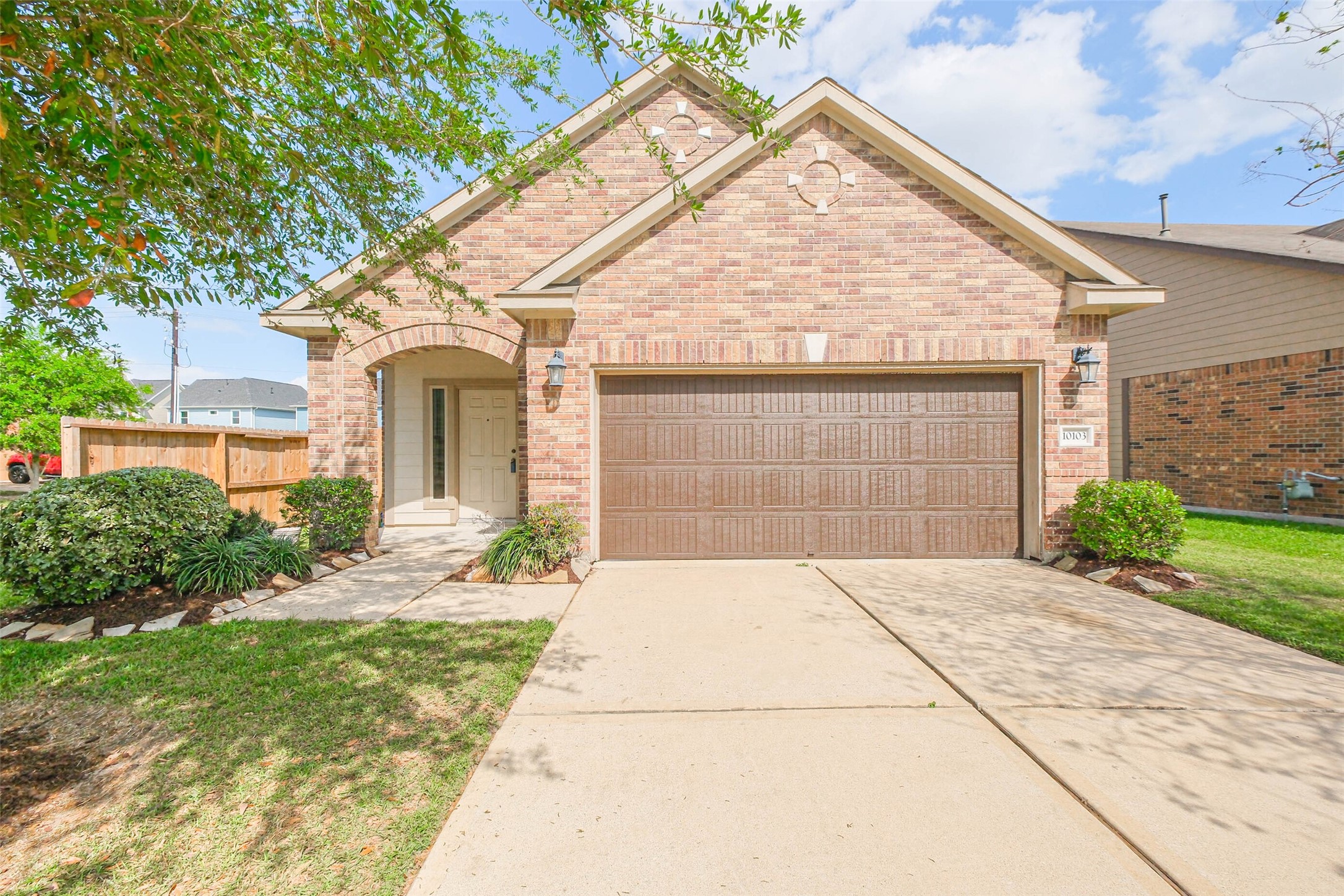 10103 Blue Point Juniper Drive Houston, TX 77075 - Photo 5 of 28