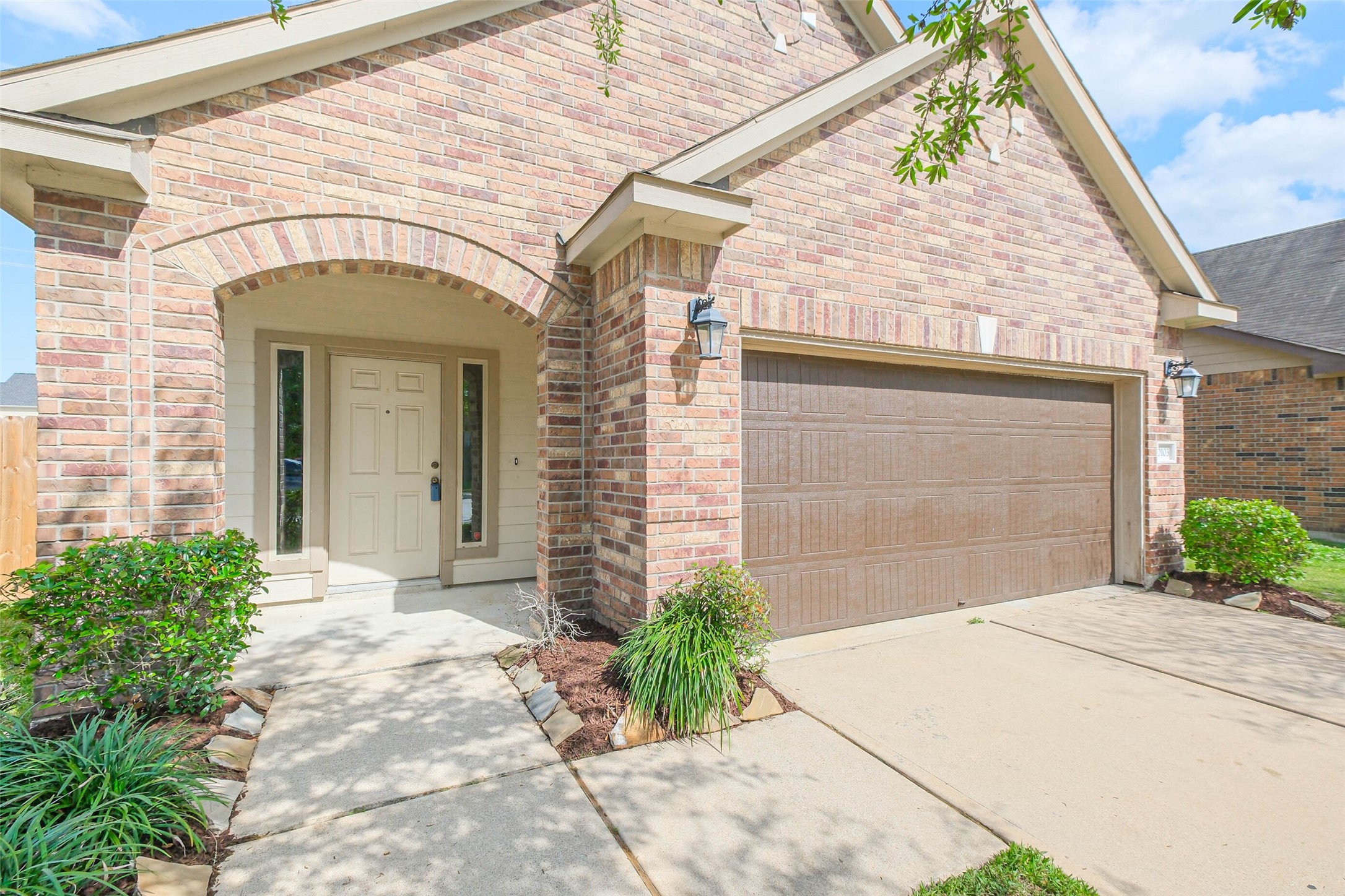 10103 Blue Point Juniper Drive Houston, TX 77075 - Photo 7 of 28