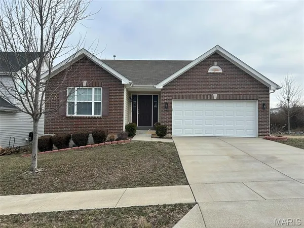 $2,400 | 4001 Mitchford Drive, Mehlville, MO 63125