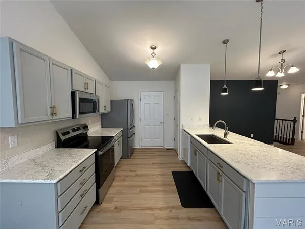 $2,400 | 4001 Mitchford Drive, Mehlville, MO 63125