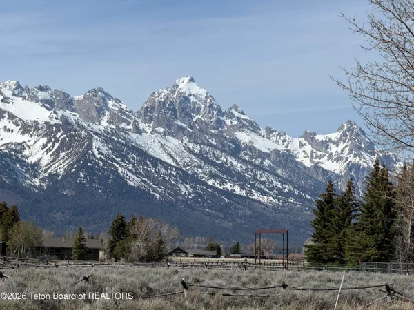 $2,995,000 | 7505 North Roberta Drive, Jackson, WY 83001