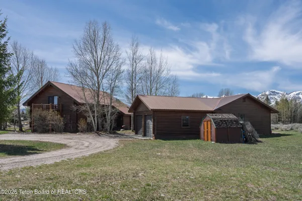 $2,995,000 | 7505 North Roberta Drive, Jackson, WY 83001