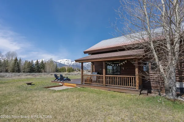 $2,995,000 | 7505 North Roberta Drive, Jackson, WY 83001