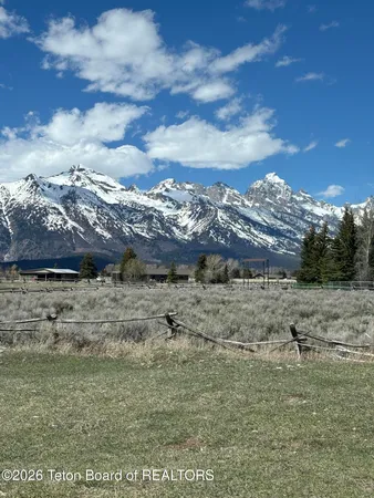 $2,995,000 | 7505 North Roberta Drive, Jackson, WY 83001