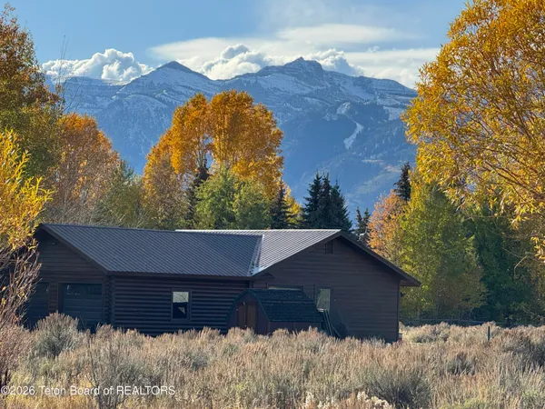 $2,995,000 | 7505 North Roberta Drive, Jackson, WY 83001