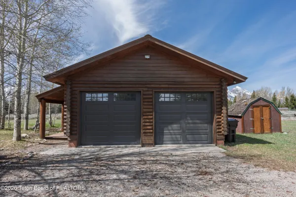 $2,995,000 | 7505 North Roberta Drive, Jackson, WY 83001