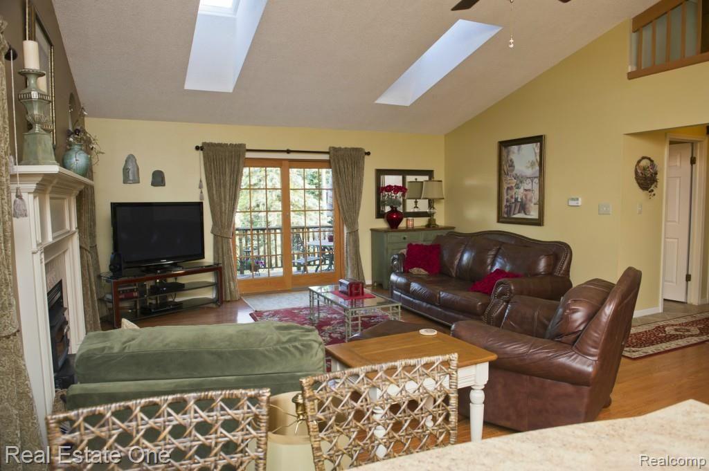 11862 Stoney Ridge Road Brighton, MI 48114 - Photo 8 of 37 LMS_0603.jpg