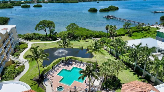 an aerial view of a house having yard