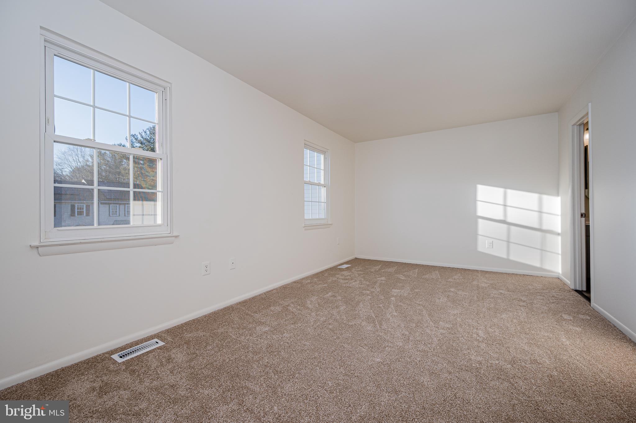 15967 Dorset Road Laurel, MD 20707 - Photo 18 of 27 Spacious master, new paint, carpet and closet door