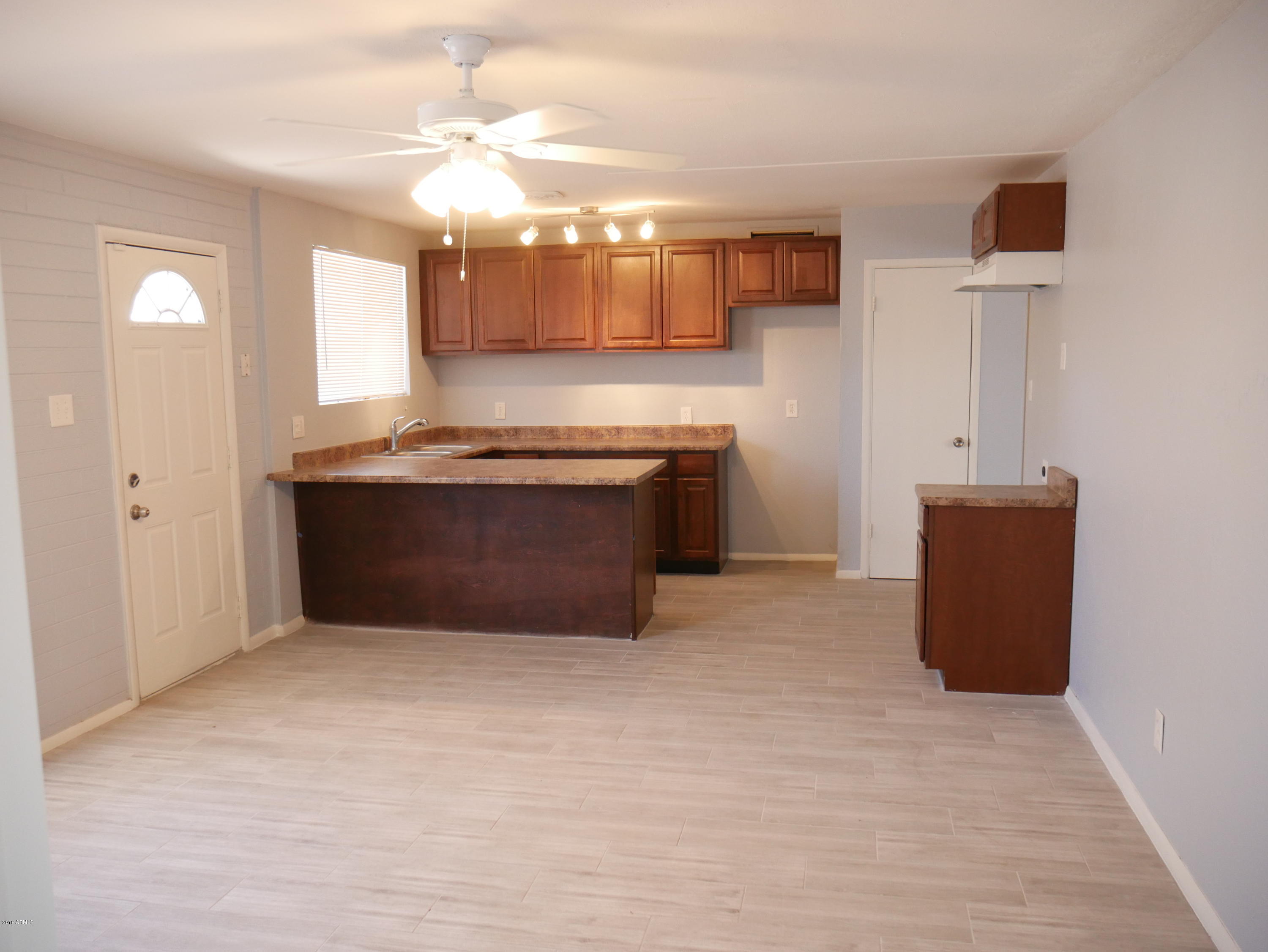 5024 West Cheery Lynn Road Phoenix, AZ 85031 - Photo 12 of 14 P1020127