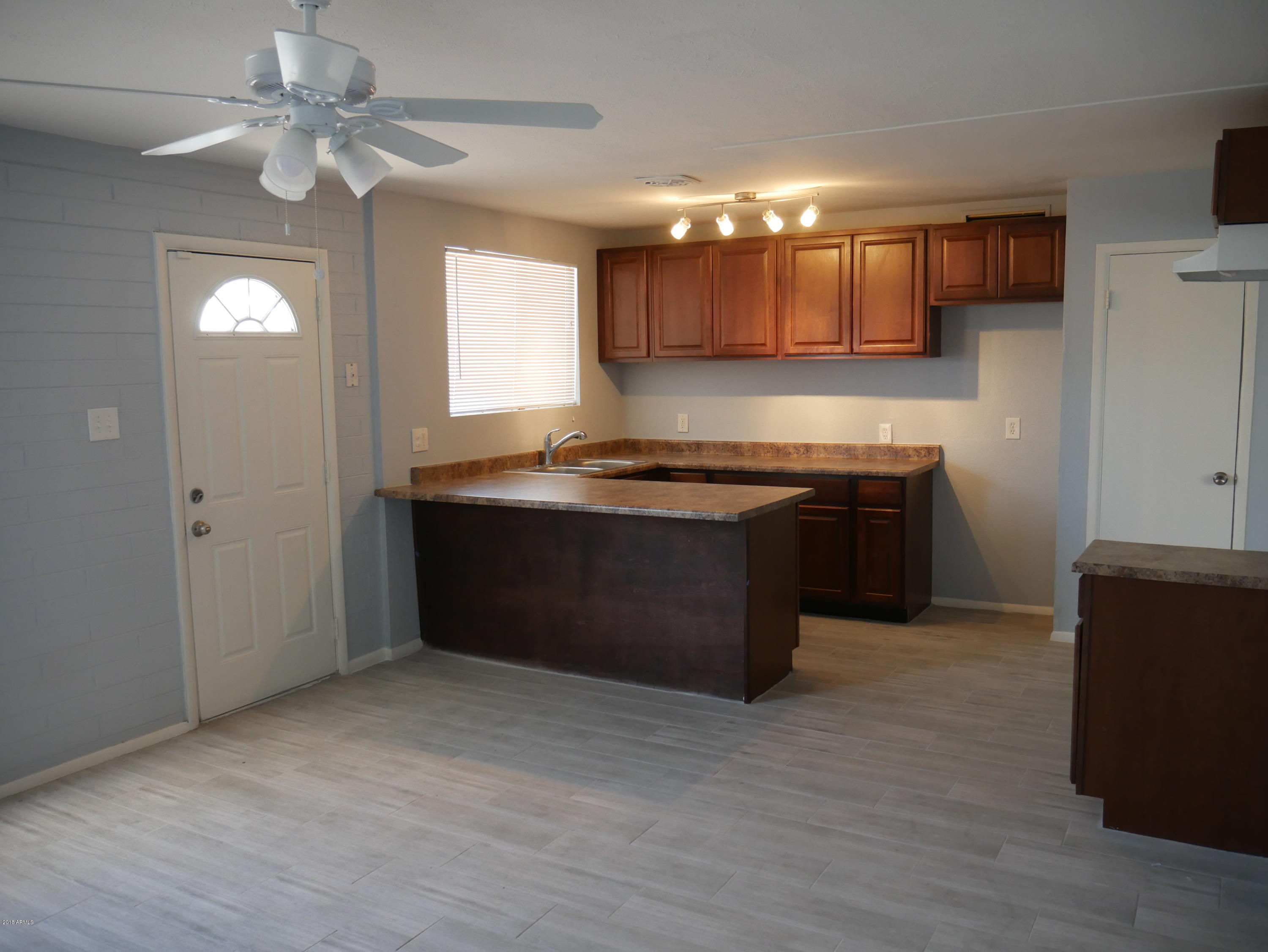 5024 West Cheery Lynn Road Phoenix, AZ 85031 - Photo 3 of 14 P1020078