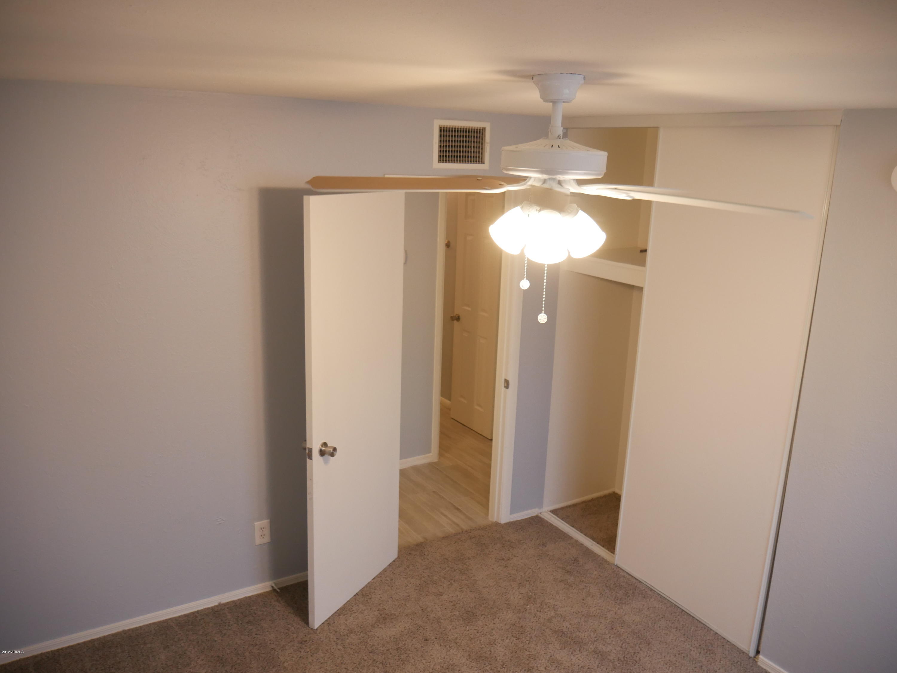 5024 West Cheery Lynn Road Phoenix, AZ 85031 - Photo 5 of 14 P1020085