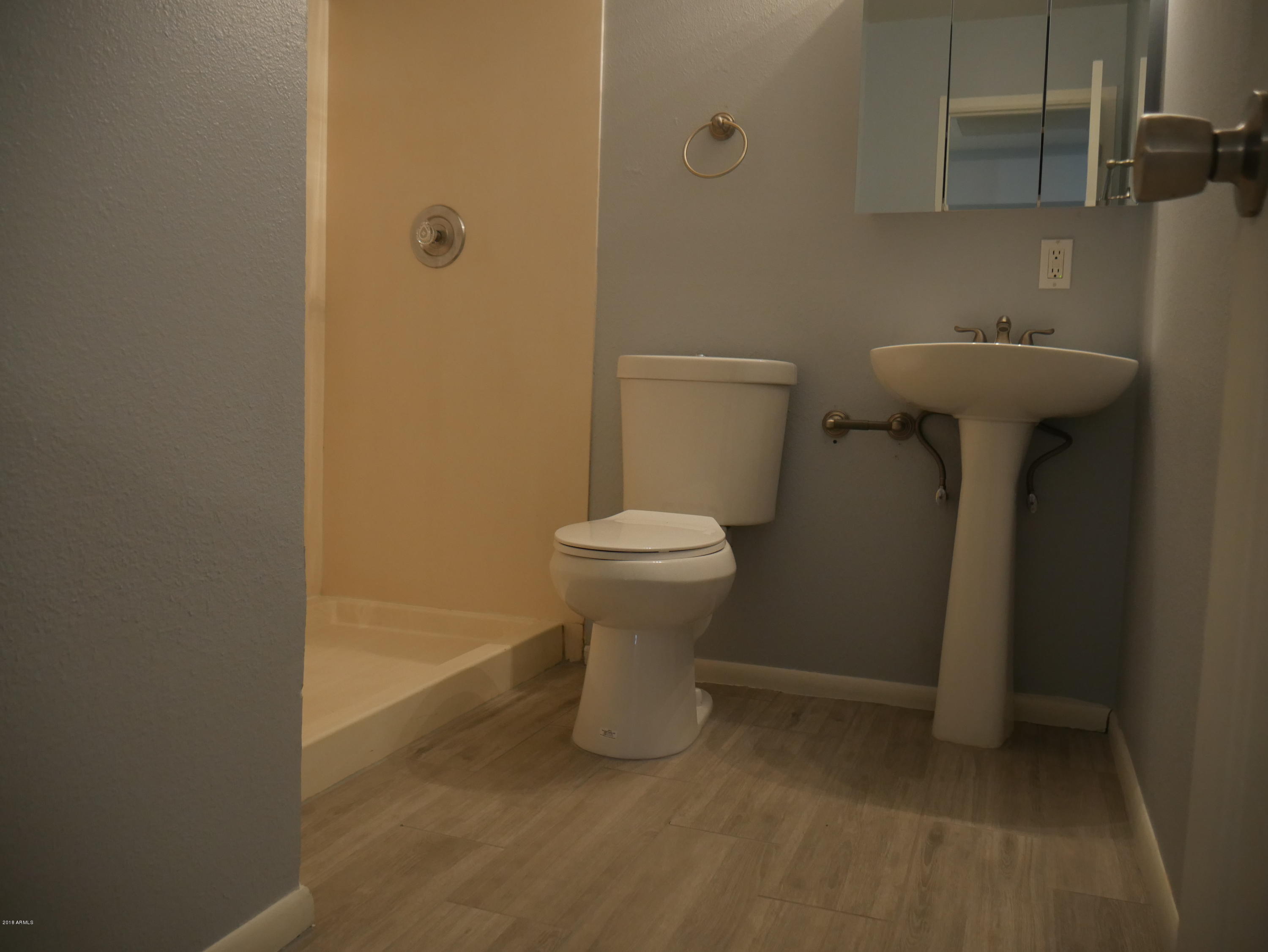 5024 West Cheery Lynn Road Phoenix, AZ 85031 - Photo 6 of 14 P1020089
