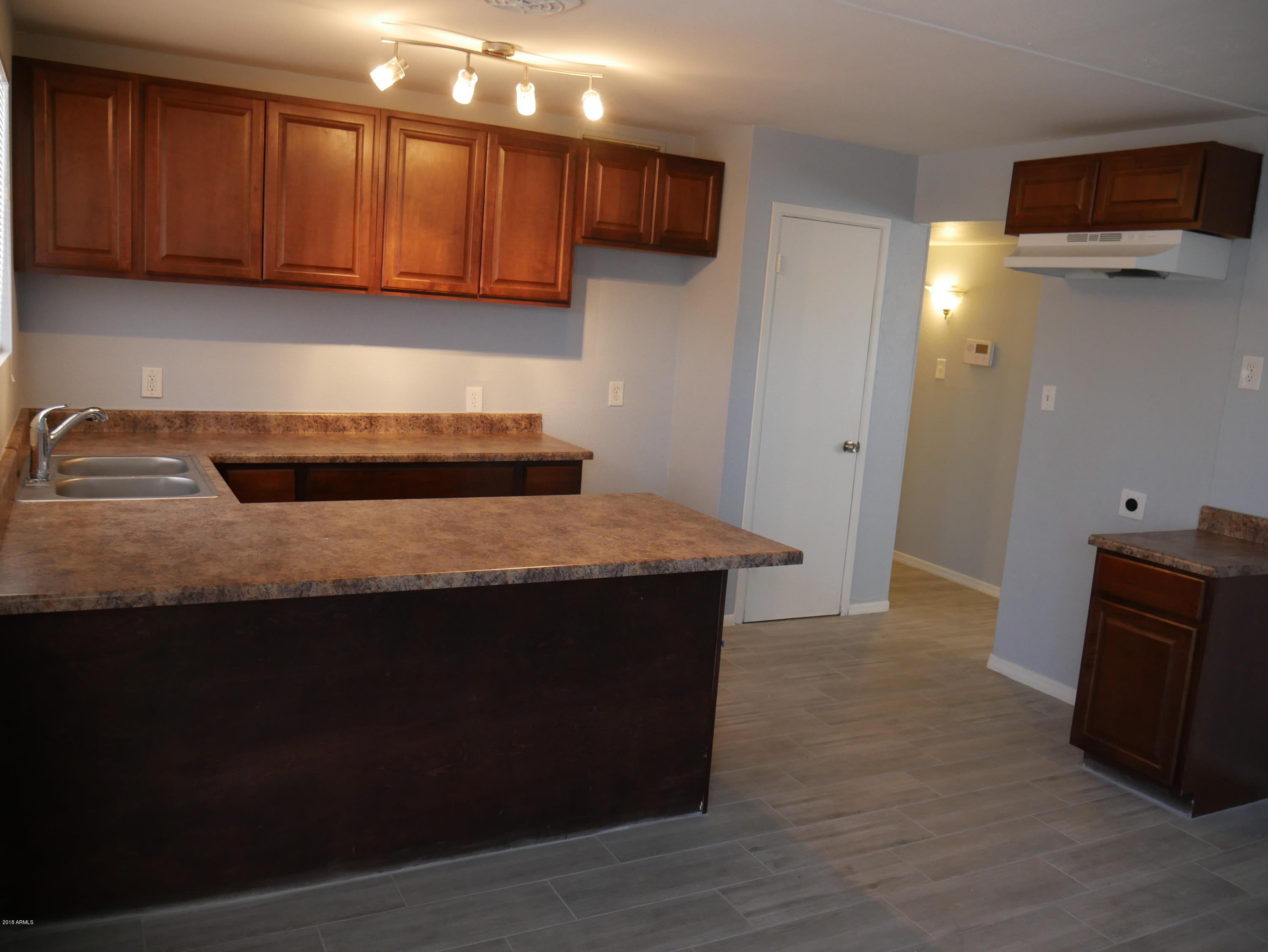 5024 West Cheery Lynn Road Phoenix, AZ 85031 - Photo 10 of 14 P1020115