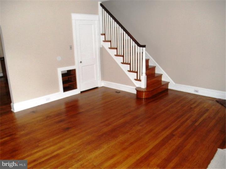 215 Sedgewood Road Springfield, PA 19064 - Photo 5 of 25 Living Room