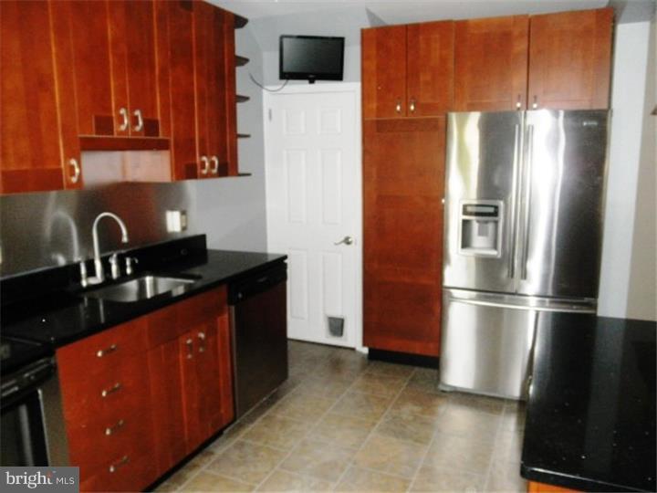 215 Sedgewood Road Springfield, PA 19064 - Photo 9 of 25 Kitchen