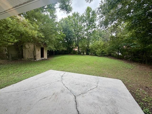 1001 Chestnut Street LaFayette, GA 30728 - Photo 12 of 16 Backyard Patio