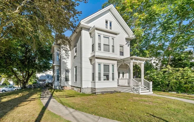 $839,000 | 152 South Franklin Street, Holbrook, MA 02343