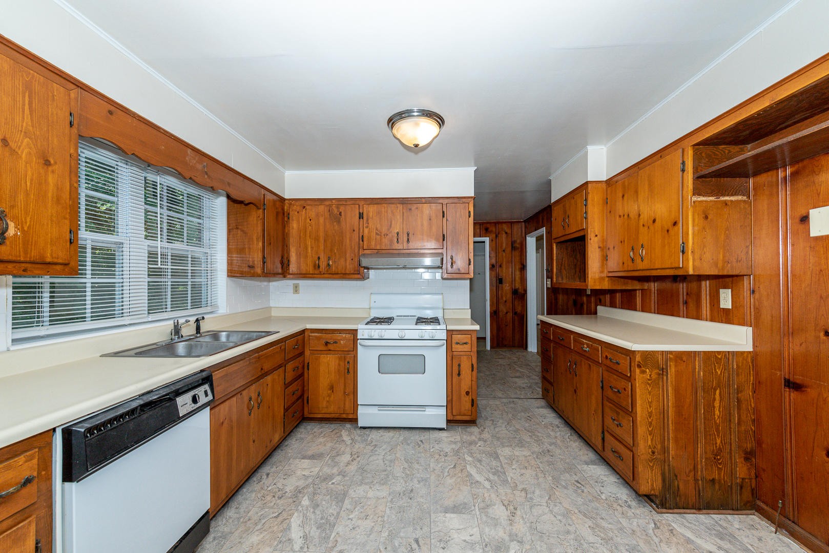 512 South Ruth Street Maryville, TN 37803 - Photo 12 of 33