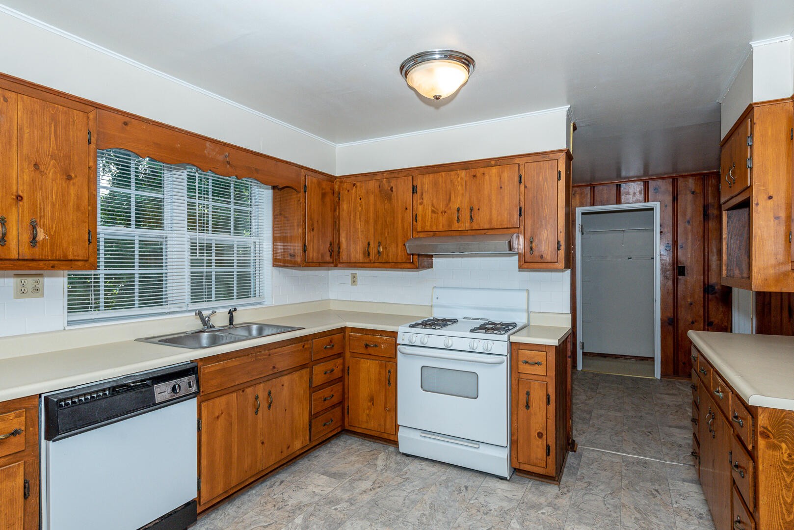 512 South Ruth Street Maryville, TN 37803 - Photo 13 of 33