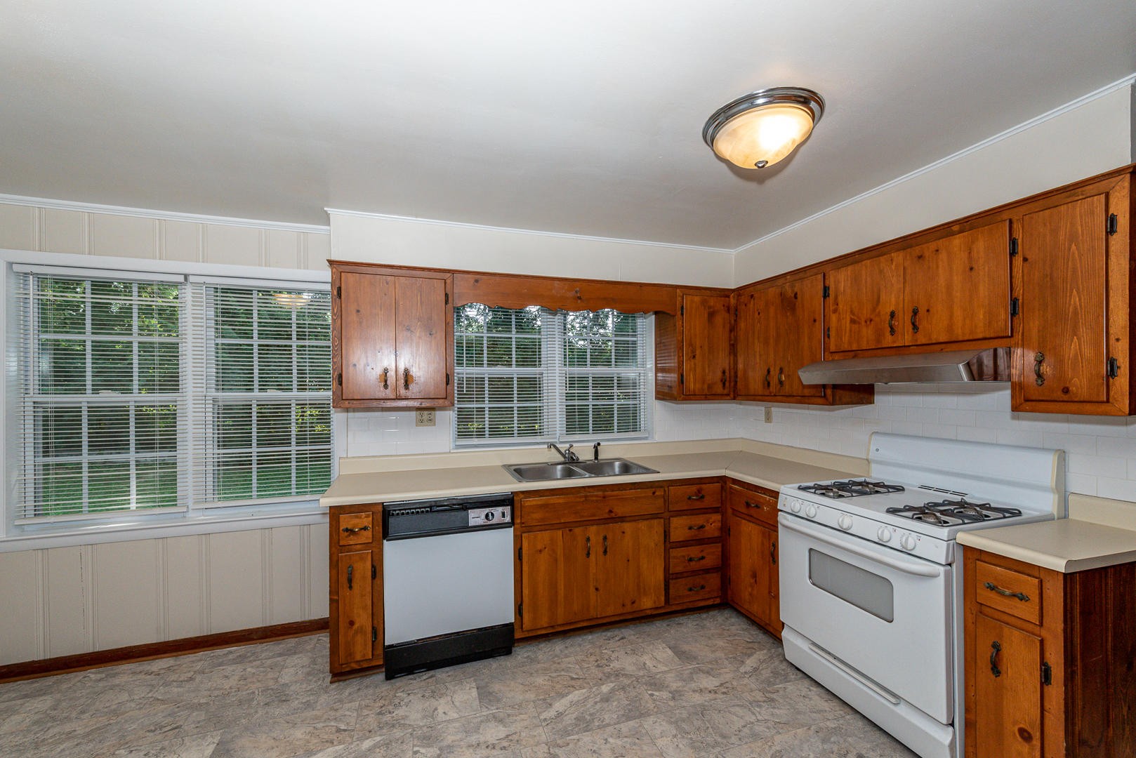 512 South Ruth Street Maryville, TN 37803 - Photo 9 of 33
