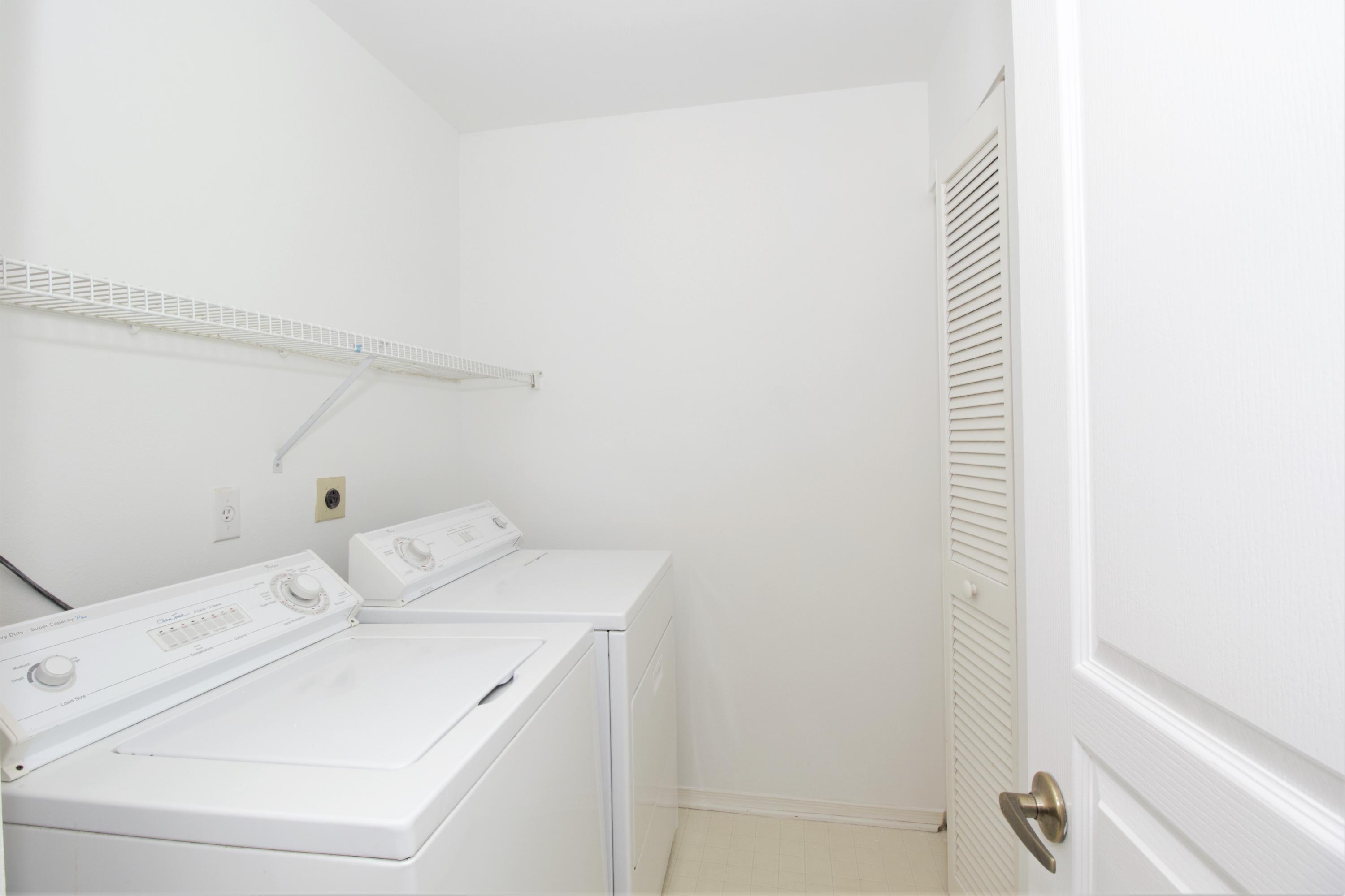 21530 St Andrews Grand Circle, Unit 27 Boca Raton, FL 33486 - Photo 21 of 30 Laundry