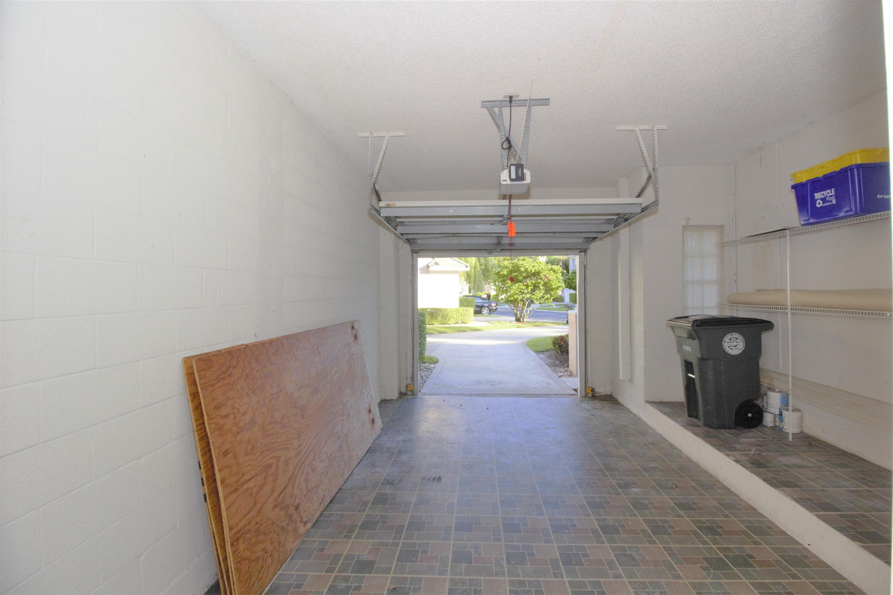 21530 St Andrews Grand Circle, Unit 27 Boca Raton, FL 33486 - Photo 28 of 30 Garage