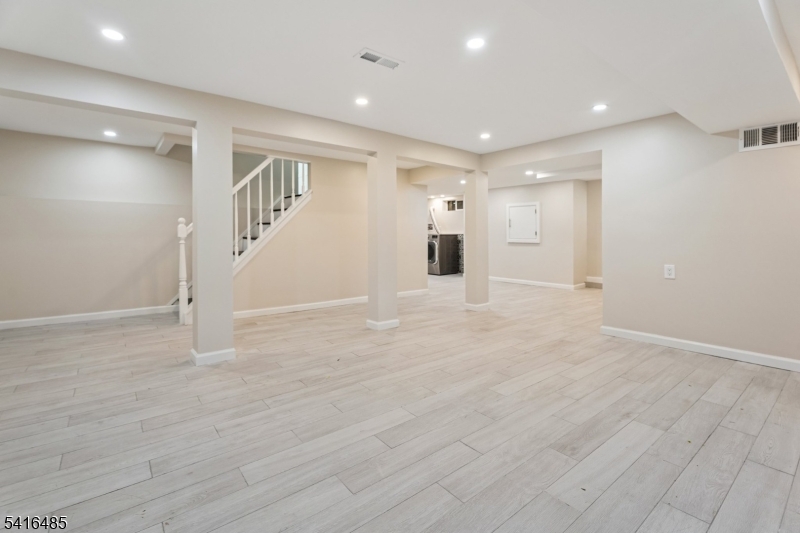 28 Elmwood Road Springfield, NJ 07081 - Photo 20 of 27