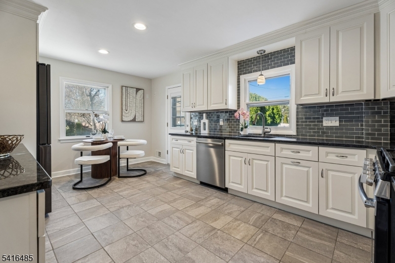 28 Elmwood Road Springfield, NJ 07081 - Photo 5 of 27