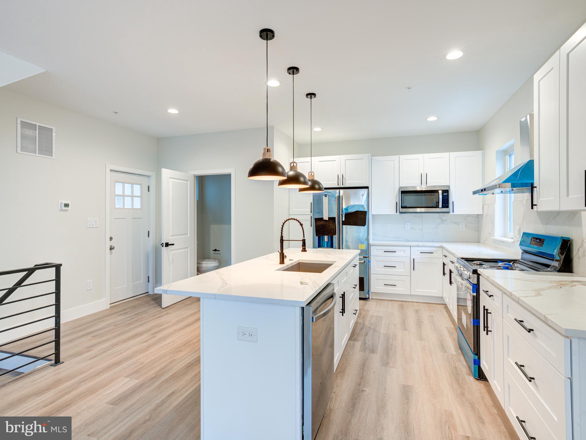 630 Moyer Street Philadelphia, PA 19125 - Photo 3 of 41