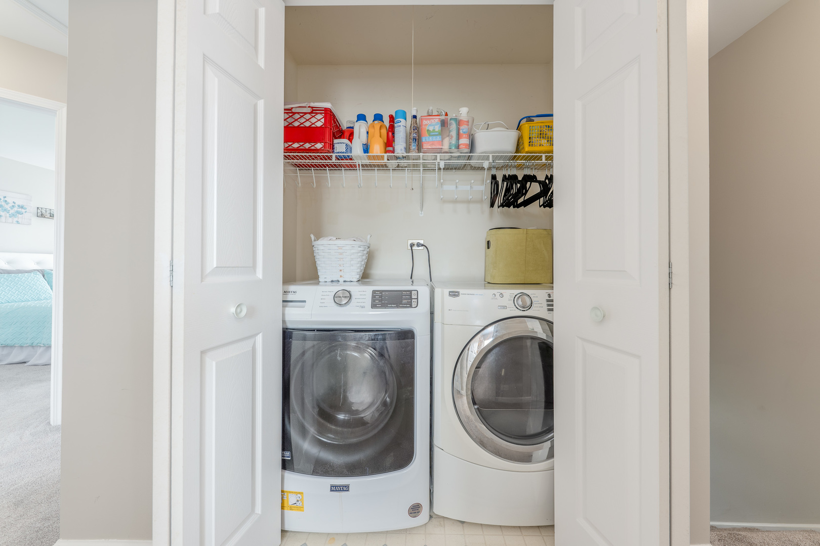 2040 Garfield Avenue Aurora, IL 60506 - Photo 21 of 32 a utility room with dryer and washer