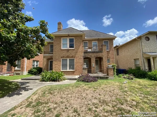 $1,200 | 247 East Lullwood Avenue, Unit FRONT, San Antonio, TX 78212