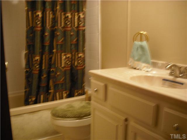 128 Ashley Road Apex, NC 27539 - Photo 4 of 11