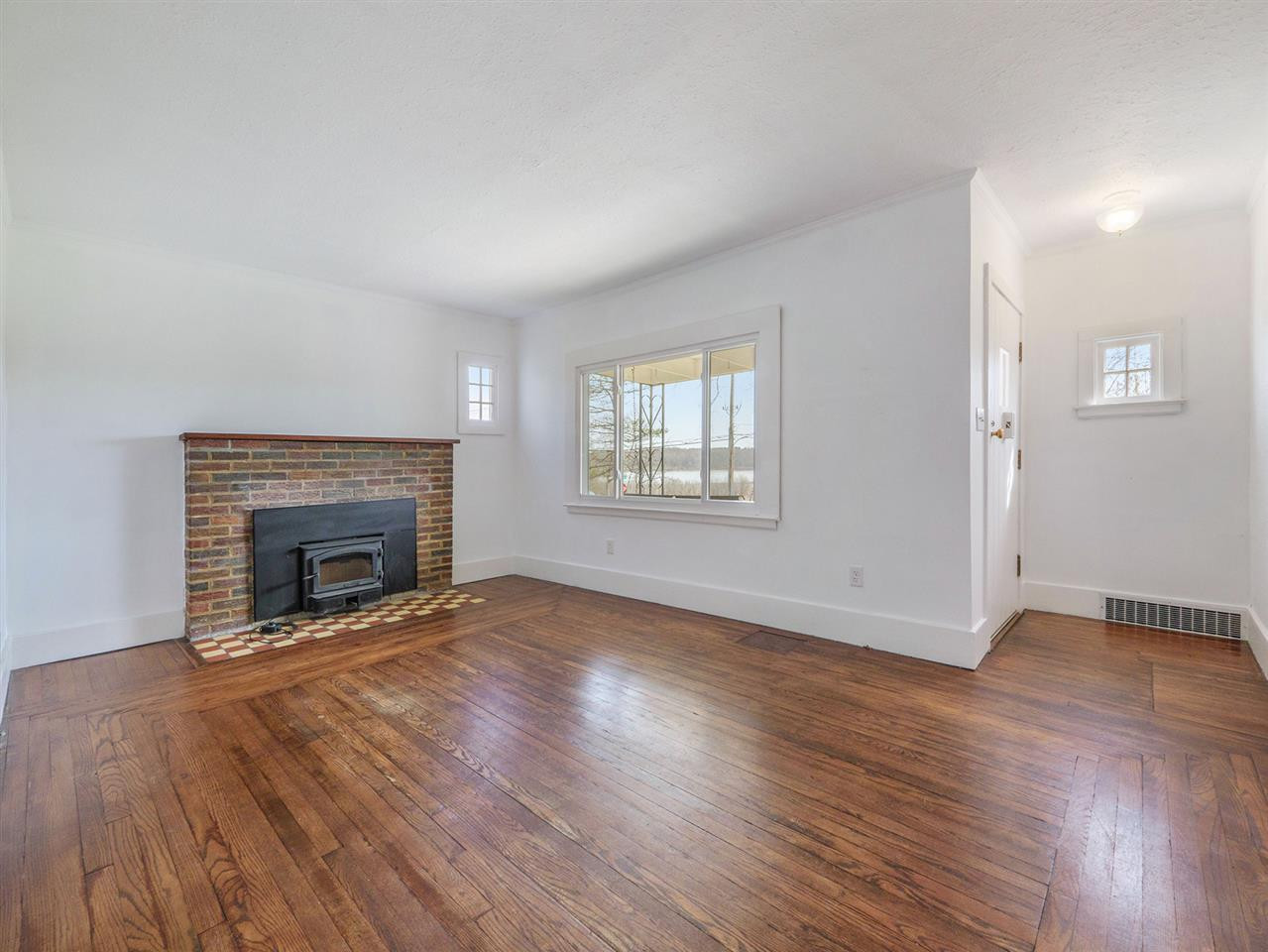 5202 South Jackson Road Jackson, MI 49201 - Photo 4 of 45 Photo 4