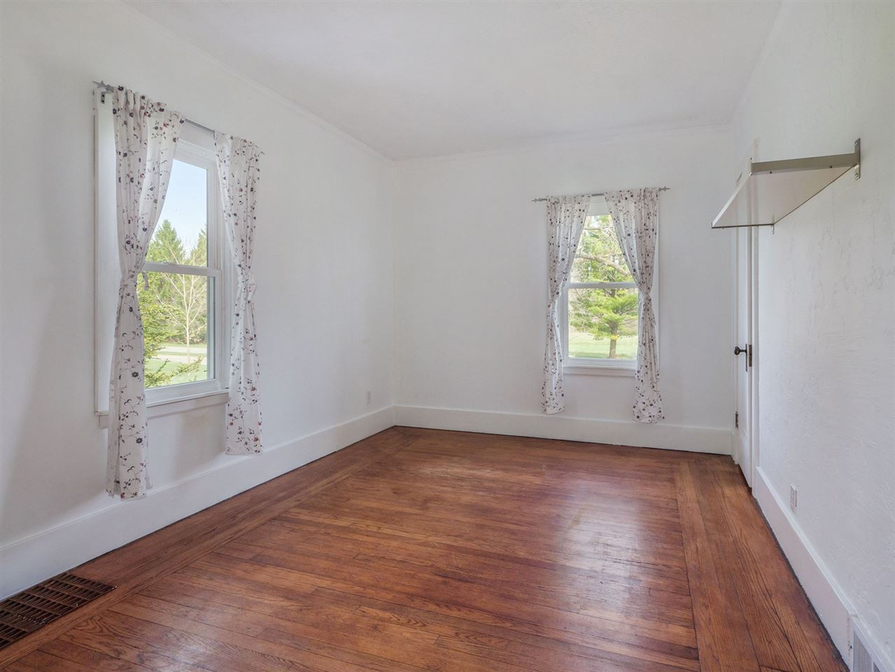 5202 South Jackson Road Jackson, MI 49201 - Photo 6 of 45 Photo 6