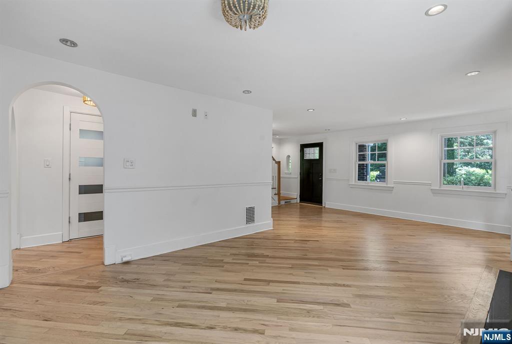 740 River Road Teaneck, NJ 07666 - Photo 10 of 34