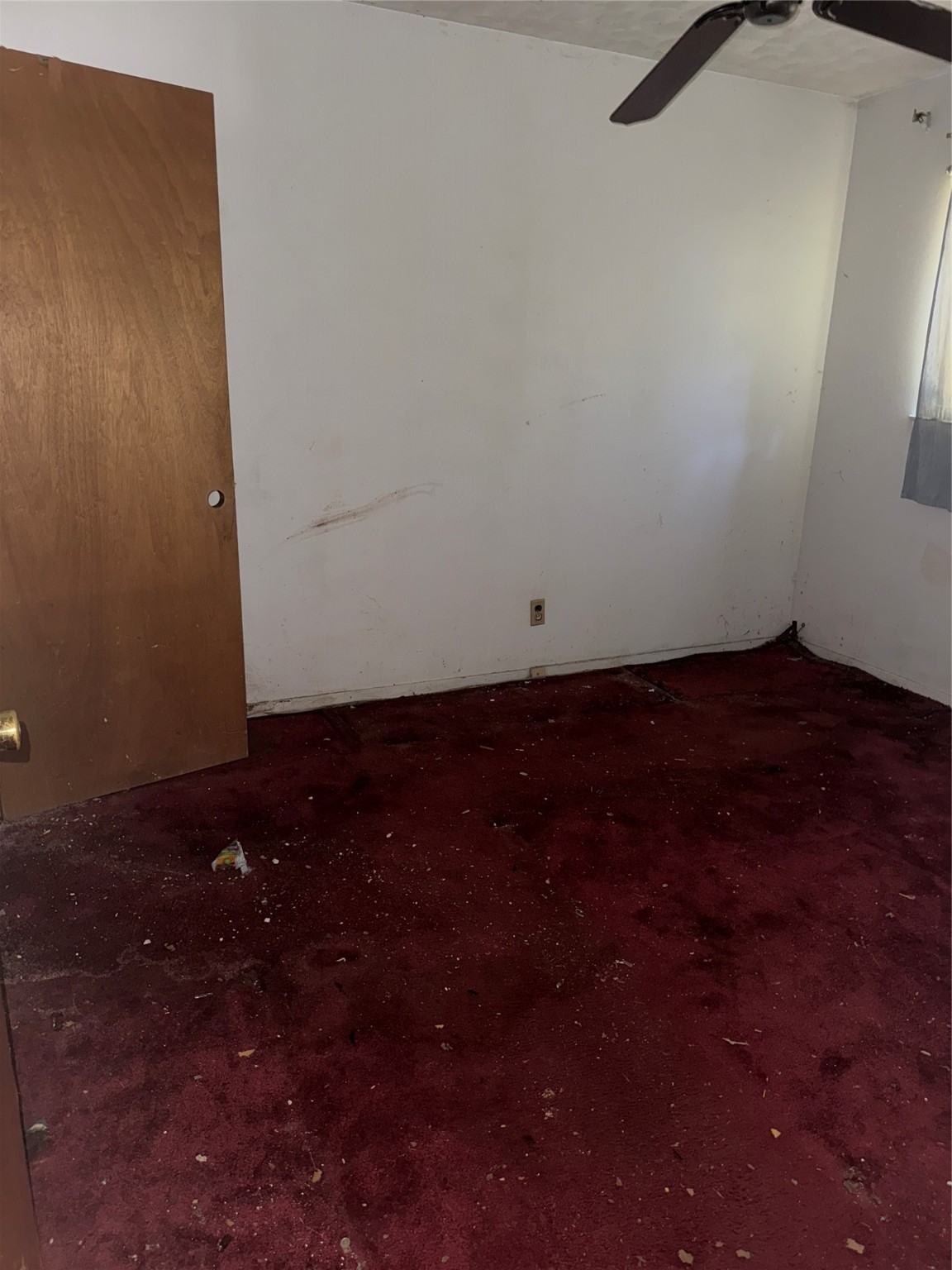 7705 Yoe Street Houston, TX 77016 - Photo 6 of 9 a view of room with window