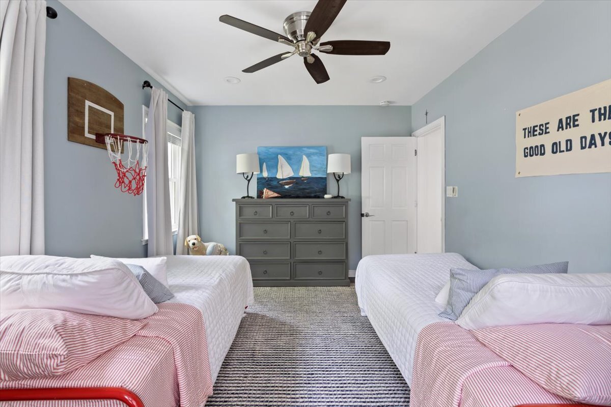 131 Joyce Place Park Ridge, IL 60068 - Photo 13 of 28