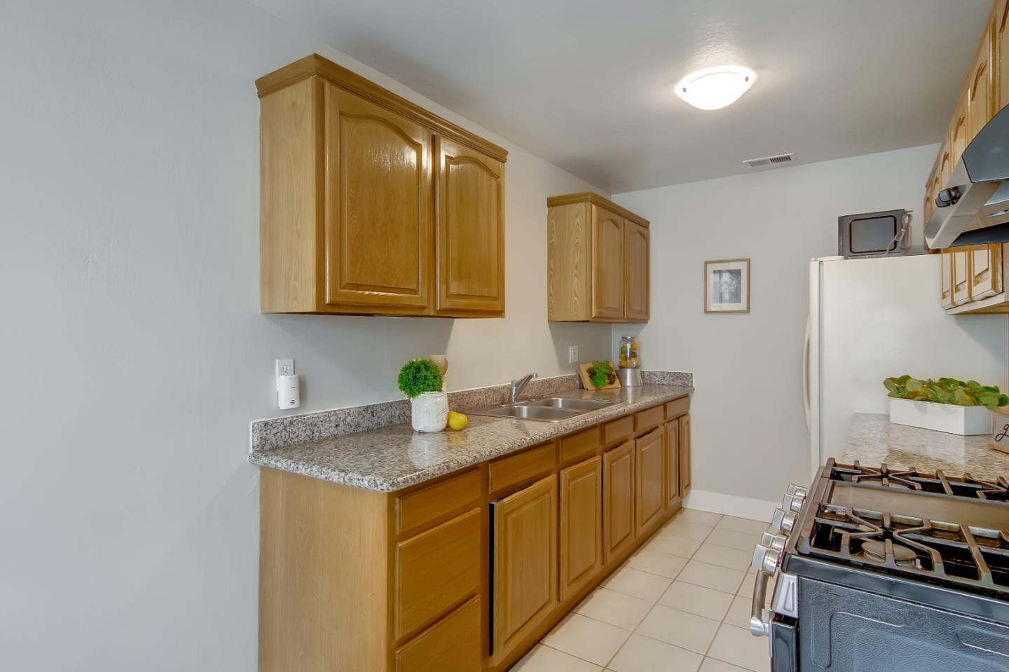 341 Rio Verde Place, Unit 4 Milpitas, CA 95035 - Photo 9 of 36 Gallery Image 9