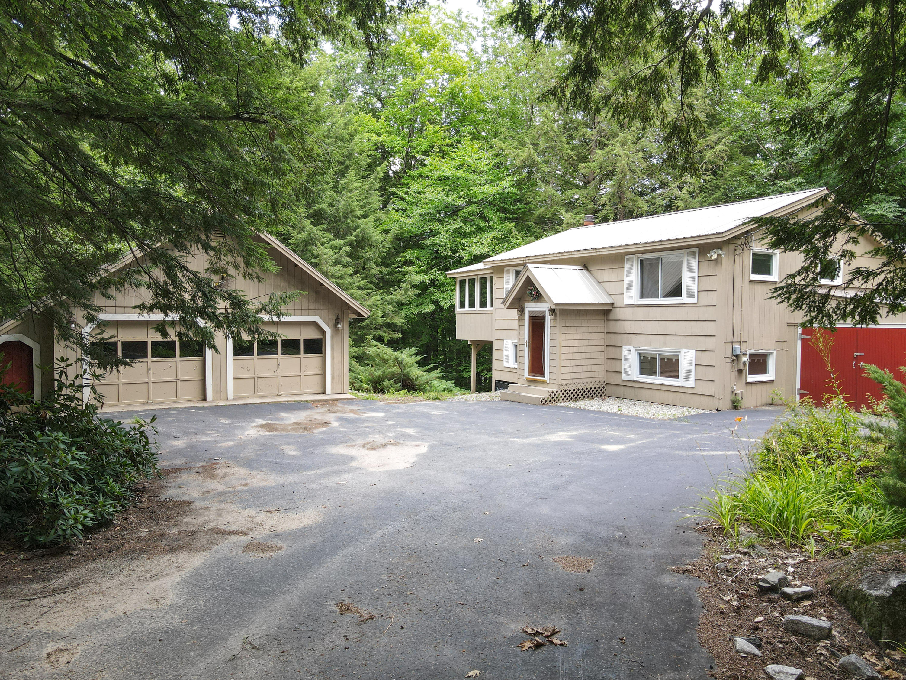 11 North Bay Road Bridgton, ME 04009 - Photo 27 of 42 Front View/Paved Driveway