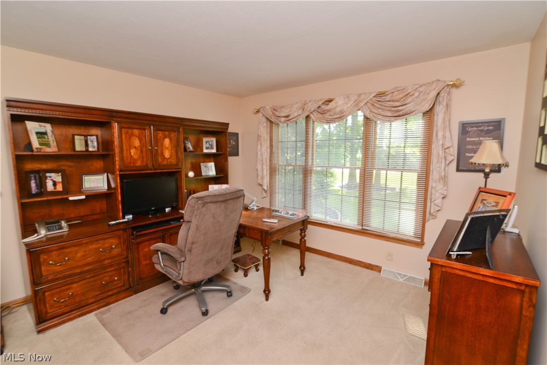 3739 Niles Carver Road Mineral Ridge, OH 44440 - Photo 4 of 32 Living Room is in the front of the house.