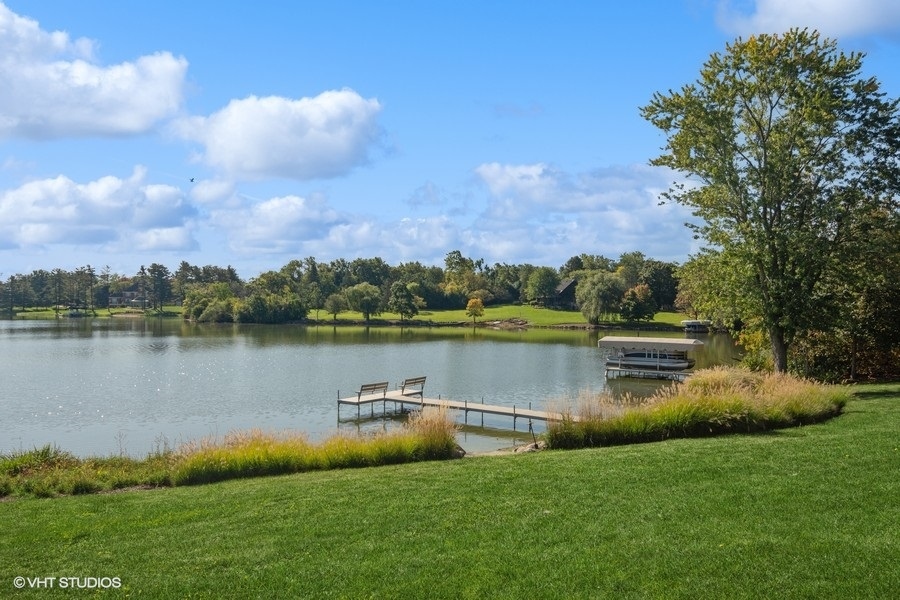 65 Round Barn Road Barrington Hills, IL 60010 - Photo 3 of 59