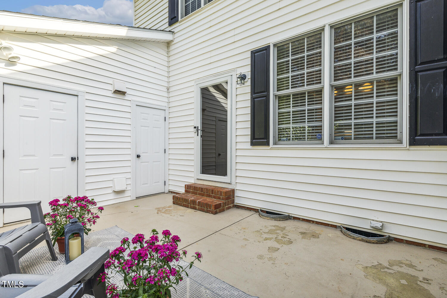 5402 Goldenglow Way Raleigh, NC 27606 - Photo 39 of 44 a view of a house with a potted plant