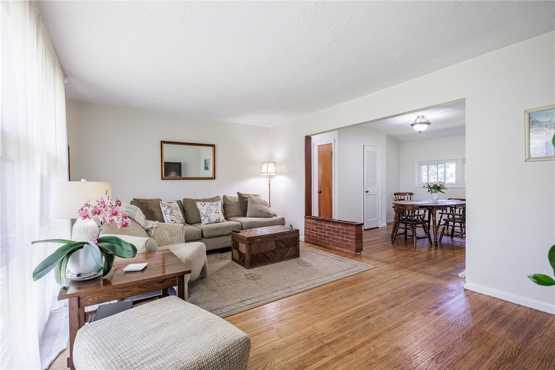 244 Ransford Avenue Irondequoit, NY 14622 - Photo 6 of 26