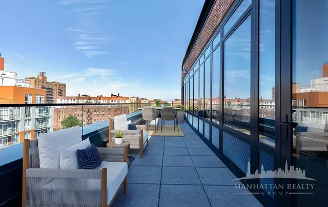 $4,000 | 144-74 Northern Boulevard, Unit PHW | Murray Hill - Flushing