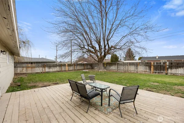 $394,900 | 915 East Elsinore Street, Othello, WA 99344