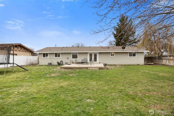 $394,900 | 915 East Elsinore Street, Othello, WA 99344