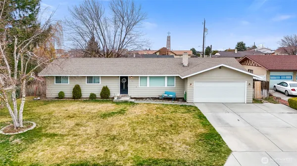 $394,900 | 915 East Elsinore Street, Othello, WA 99344