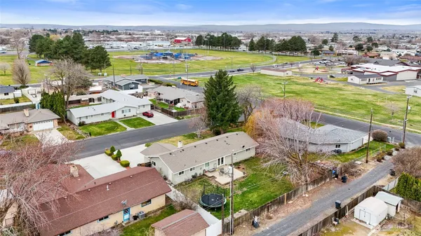 $394,900 | 915 East Elsinore Street, Othello, WA 99344